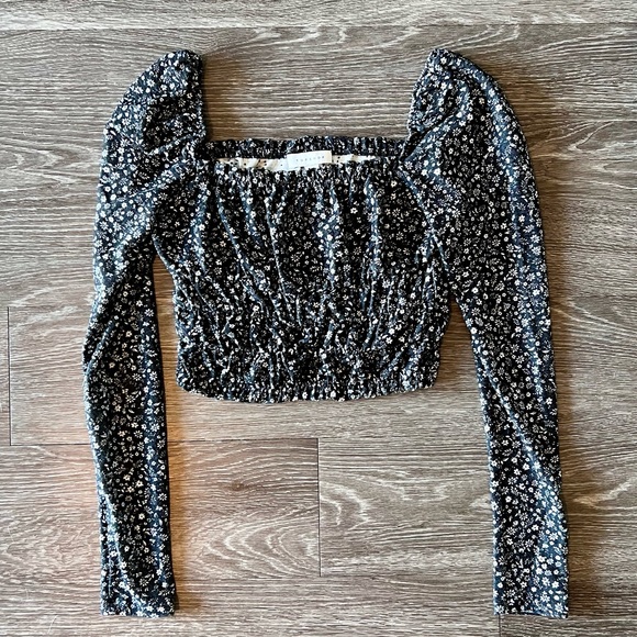 Topshop Tops - Topshop / Cropped Long Sleeve / US 2